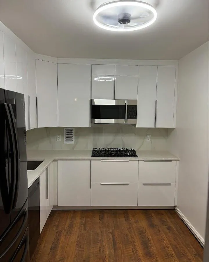 Renovated kitchen with quartz countertops in Riverside